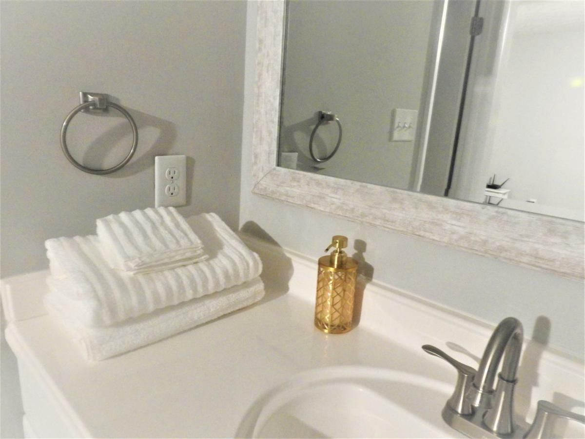 Cozy Cottage Feel, 5 Mins From Ft. Bragg Fayetteville Exterior photo